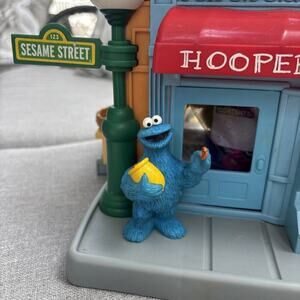 Tyco Sesame Street Cookie Monster with Cookie & Jar Figure 1997 Collectible